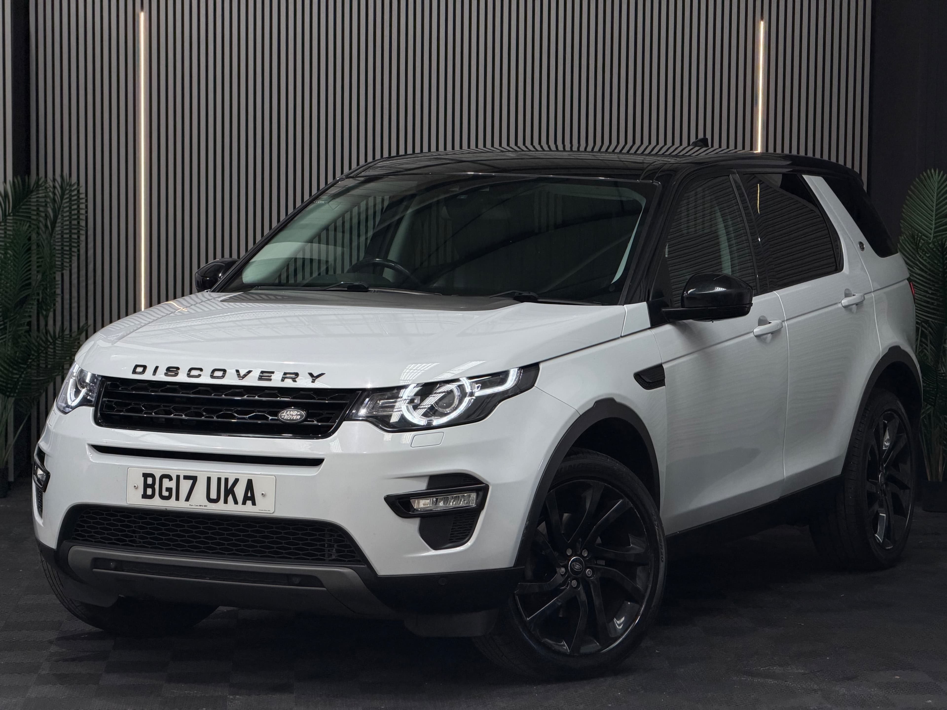 2017 Land Rover Discovery Sport HSE Black