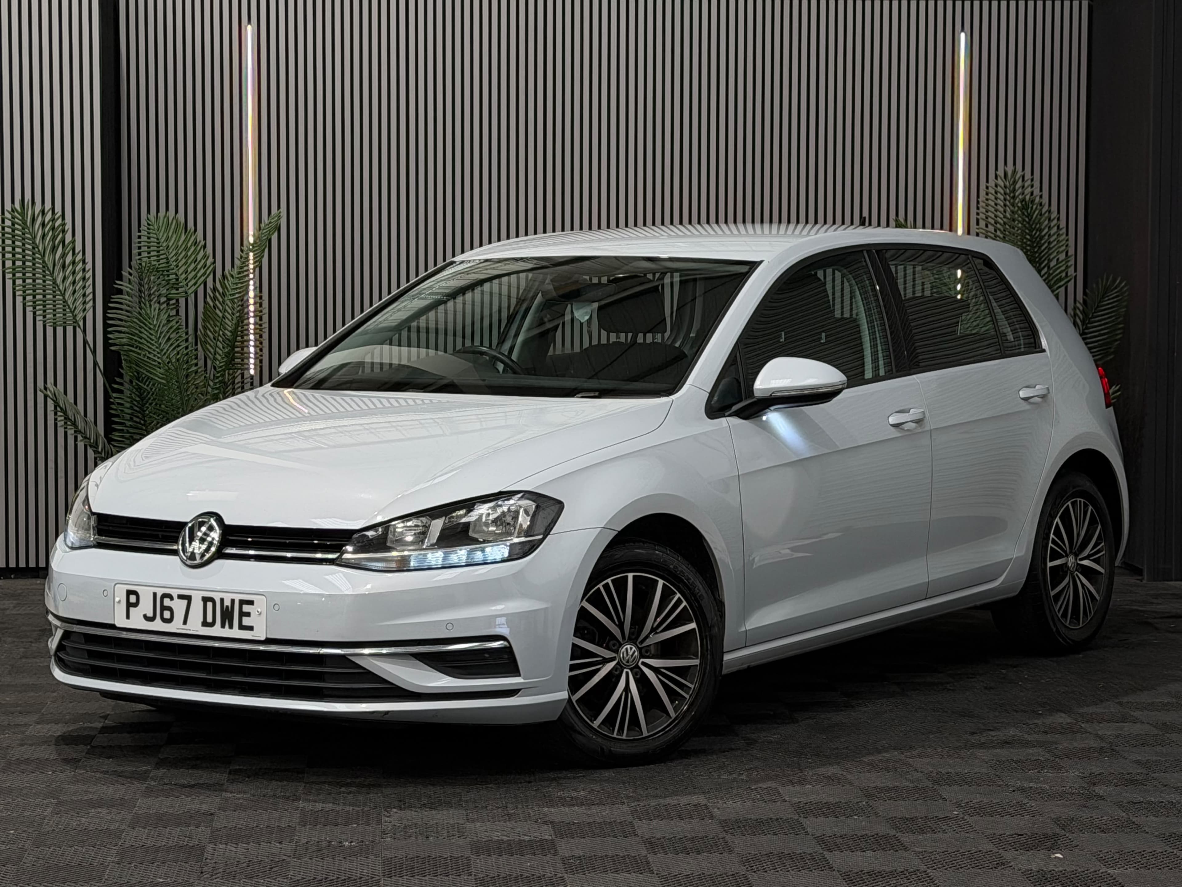 2017 Volkswagen Golf SE Nav