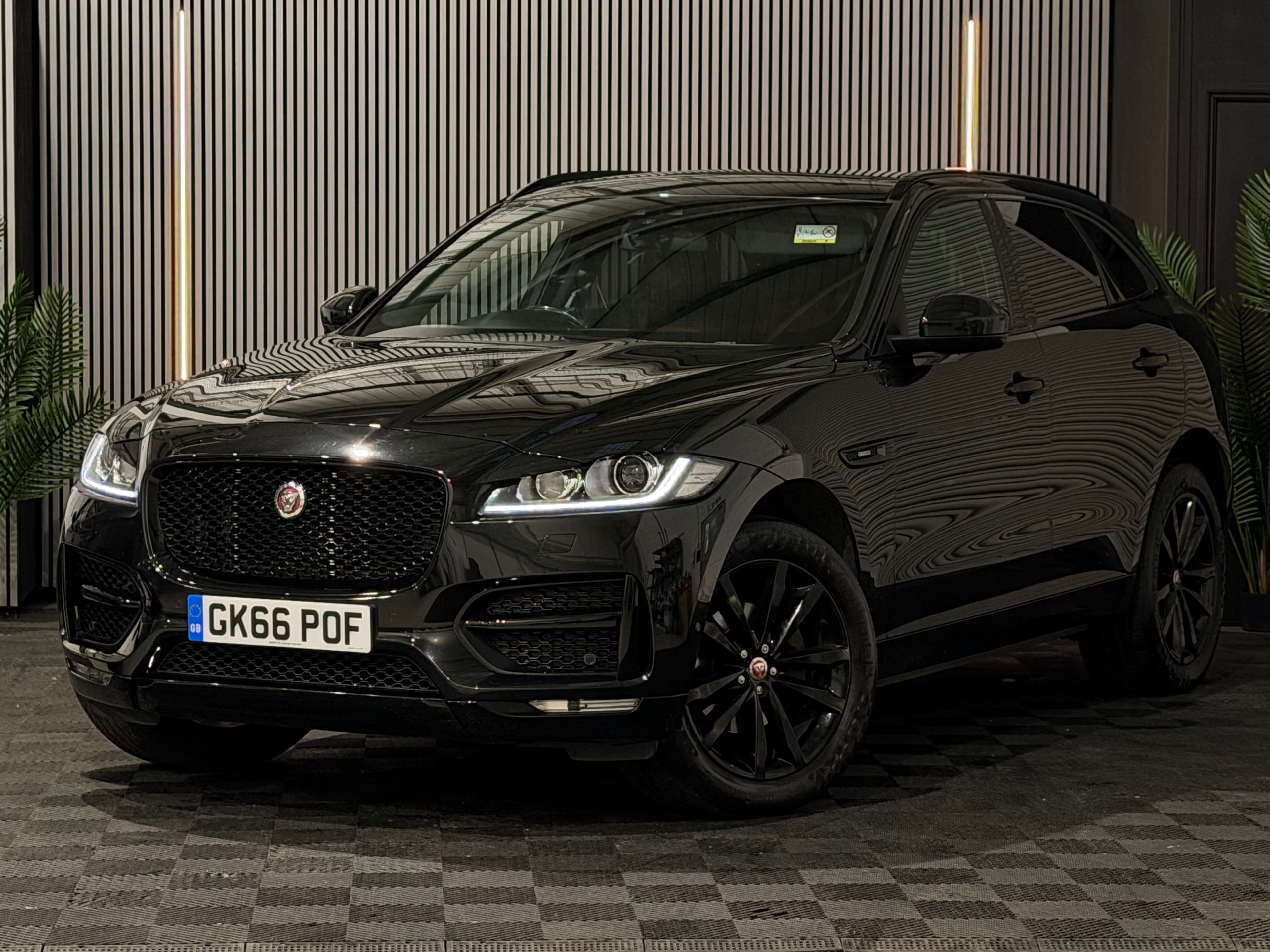 2016 Jaguar F-PACE R-Sport