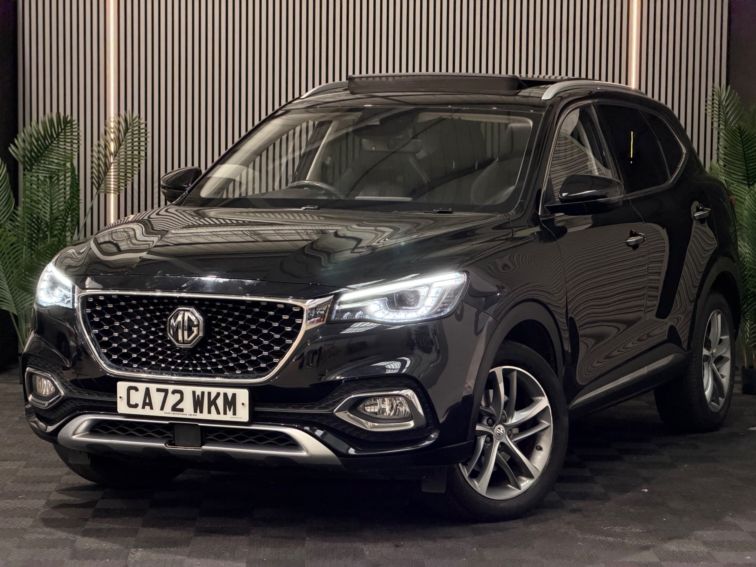 2022 MG HS Exclusive