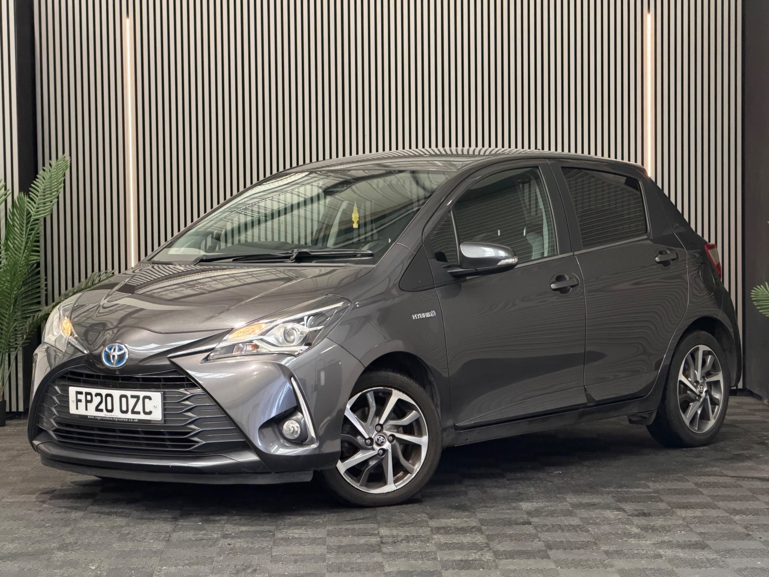 2020 Toyota Yaris Y20 Bi-tone