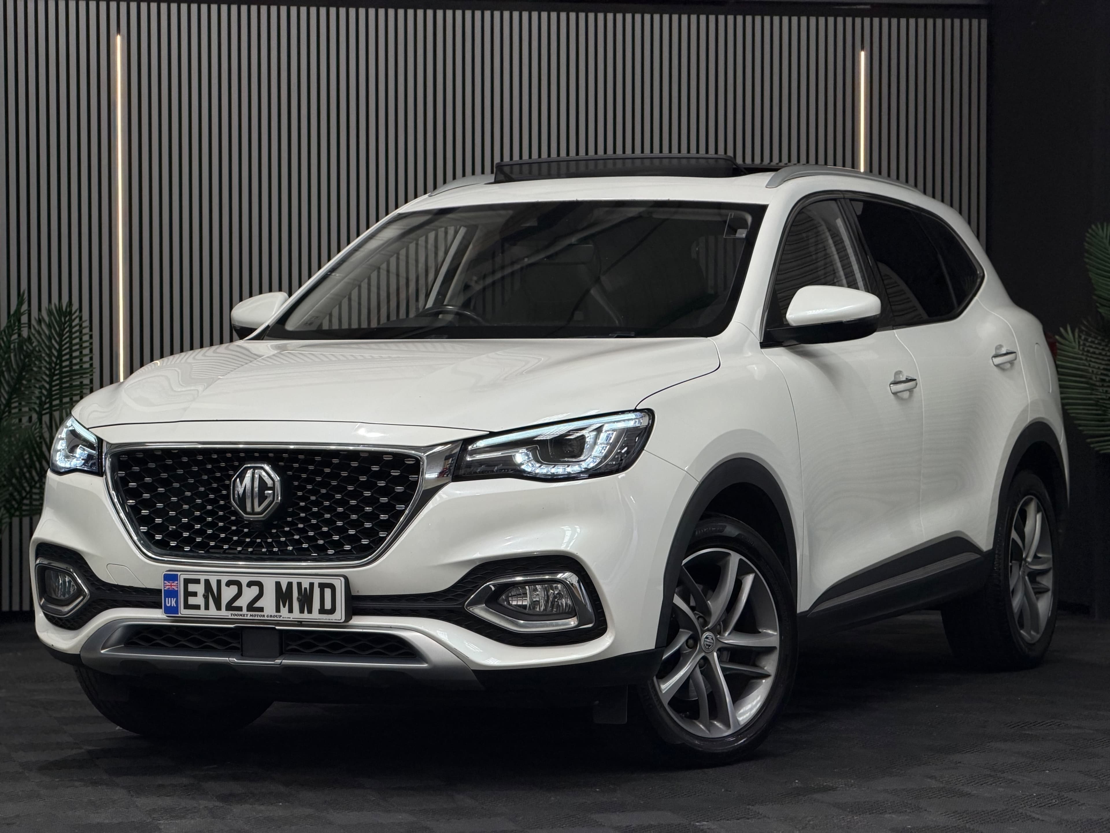 2022 MG HS Exclusive