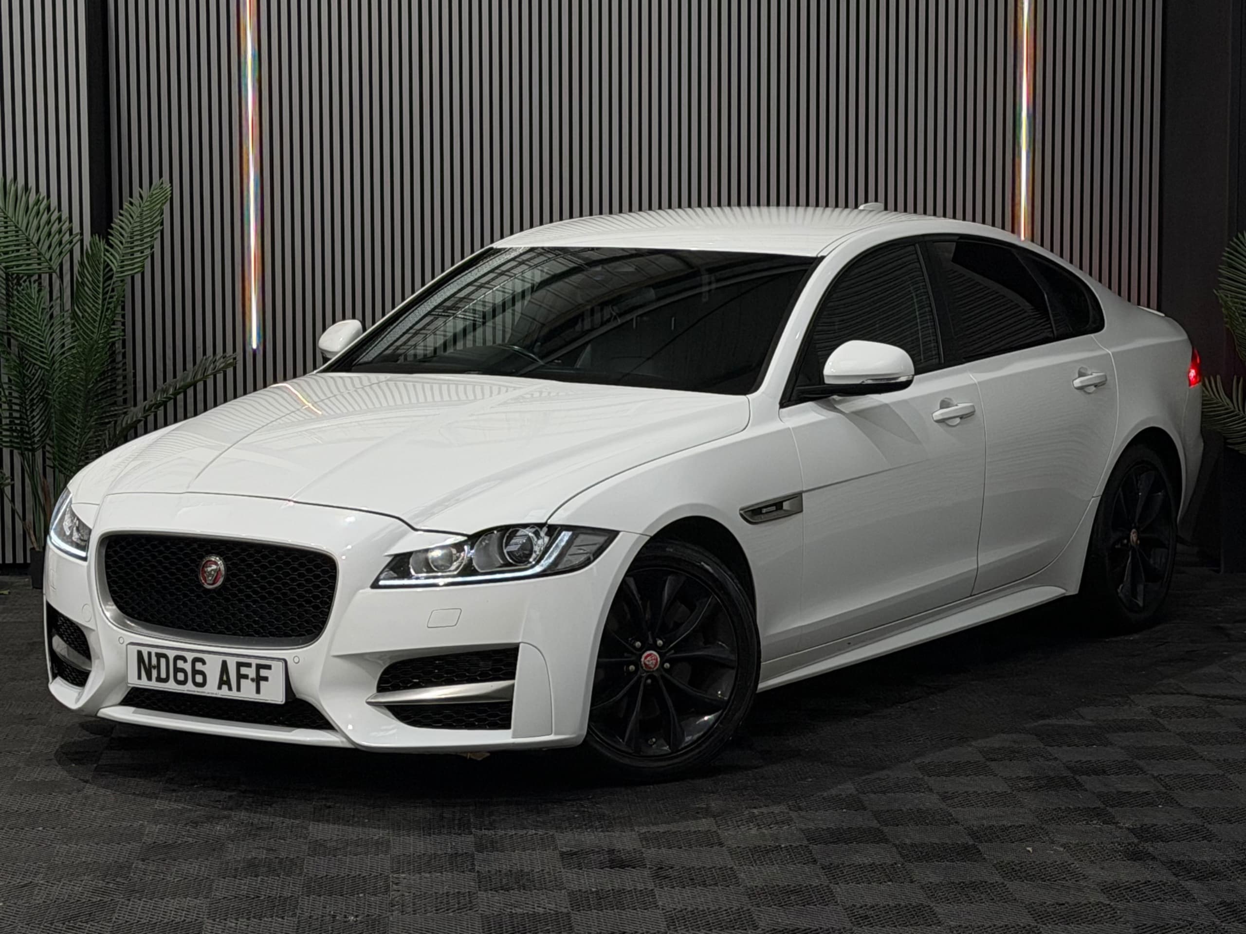 2016 Jaguar XF R-Sport
