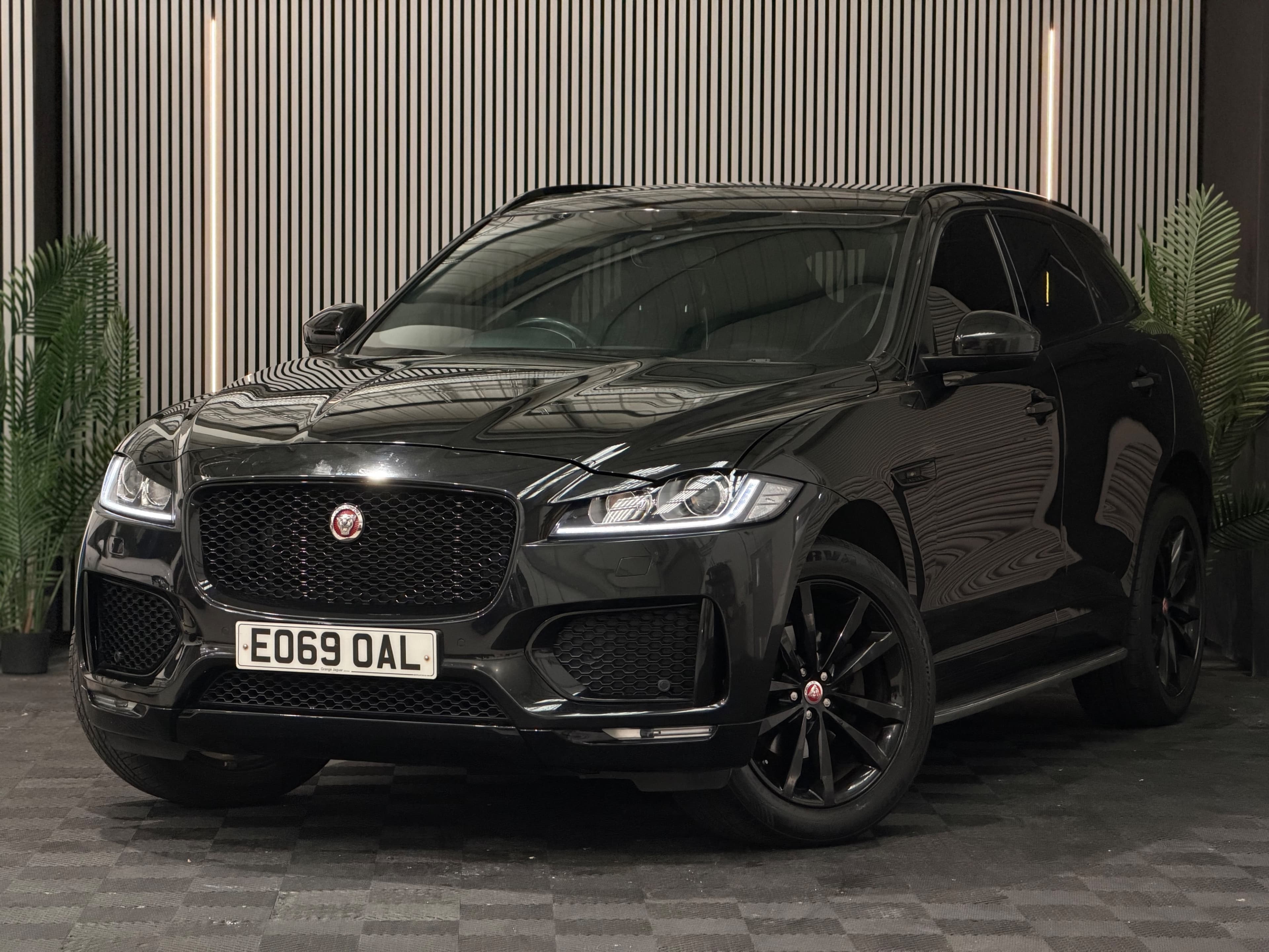 2019 Jaguar F-PACE Chequered Flag