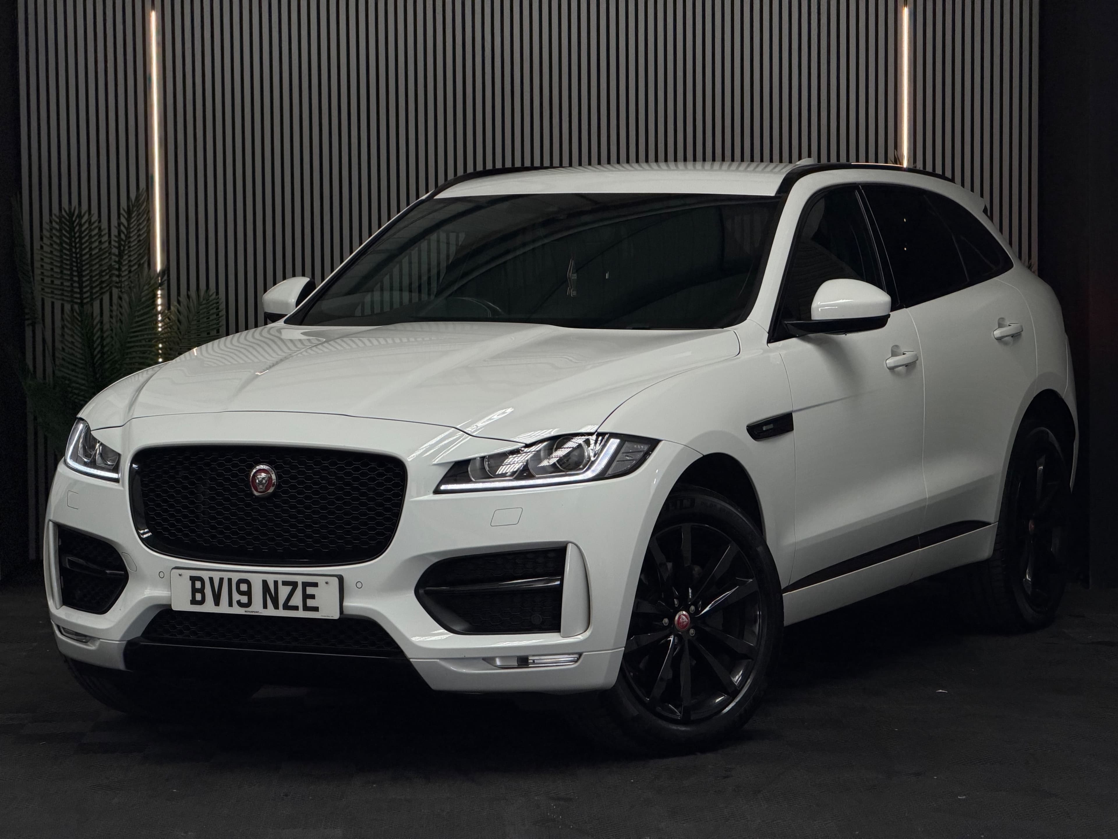 2019 Jaguar F-PACE R-Sport