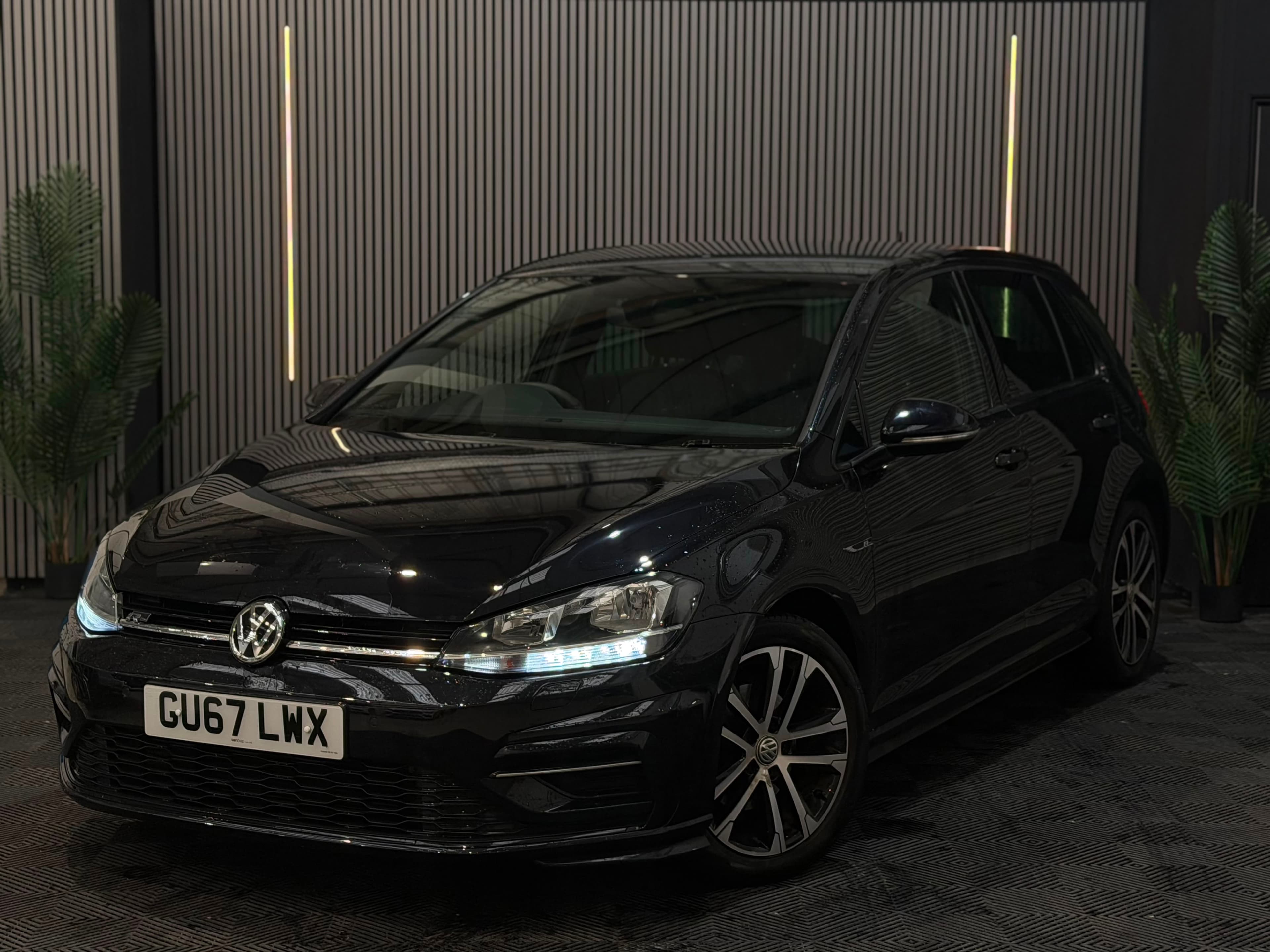 2017 Volkswagen Golf R-Line