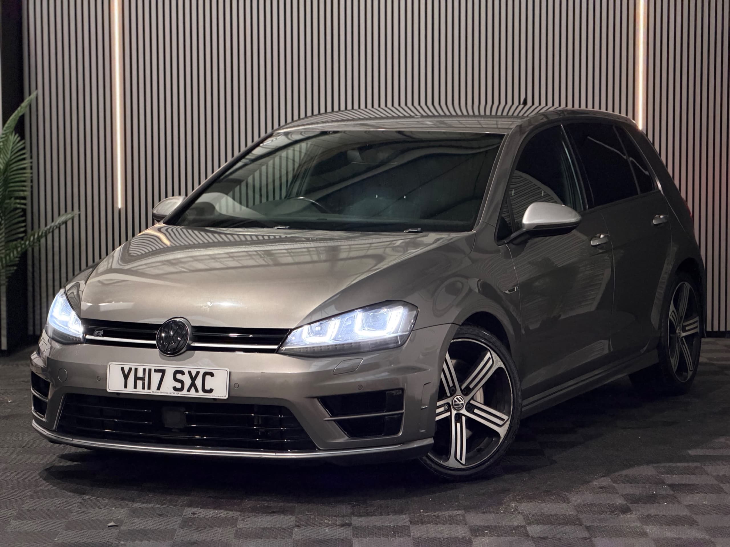 2017 Volkswagen Golf R